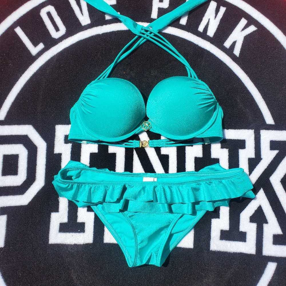 Victorias Secret Bombshell Bikini Top, with Roxy Bottoms (match perfectly) EUC